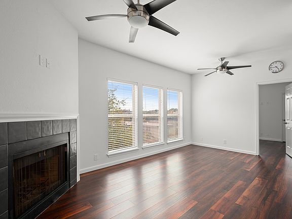 2nd image of 2414 Longview St APT 307