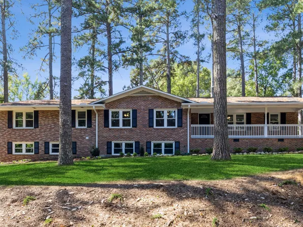 1004 Gary Dr, Mc Cormick, SC 29835