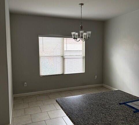 4th image of 493 W Weldon St