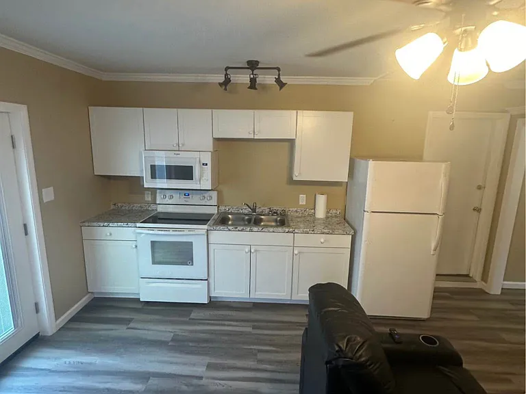103 Beau Ct — Photo 3