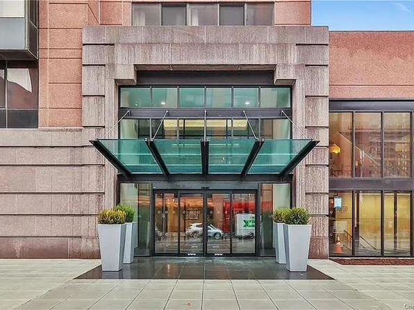 4 Martine Ave APT 1121