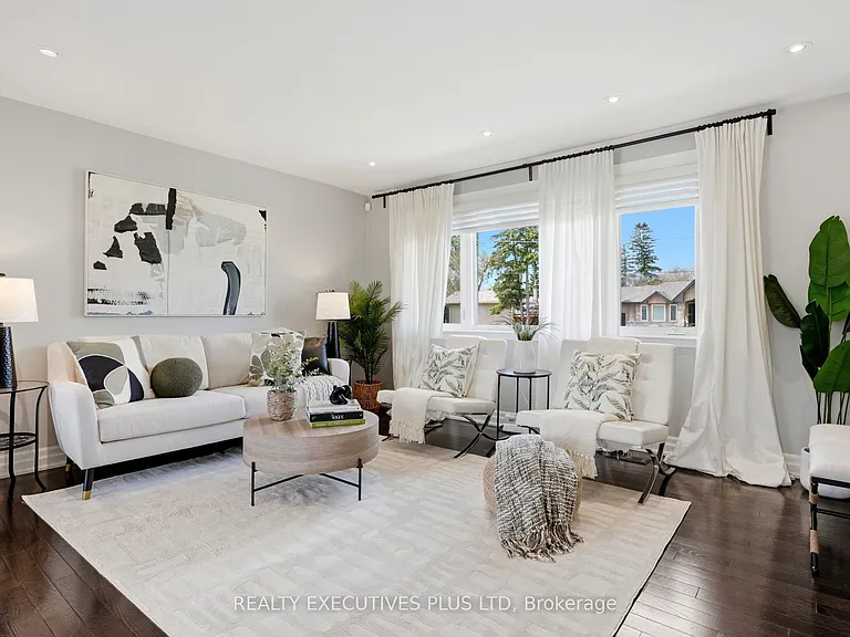 9 Hazelbury Dr — Photo 6