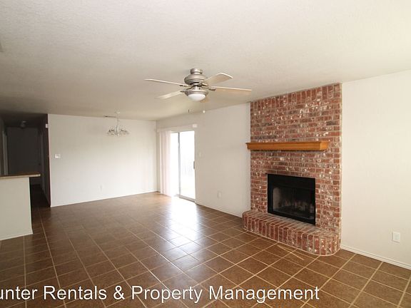 3rd image of 2320 Wildewood Dr Unit B