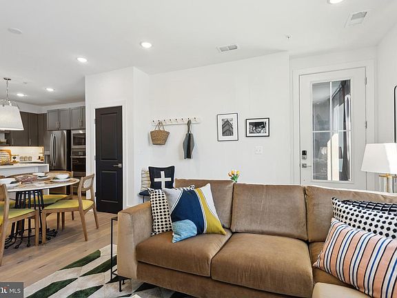 7th image of this home