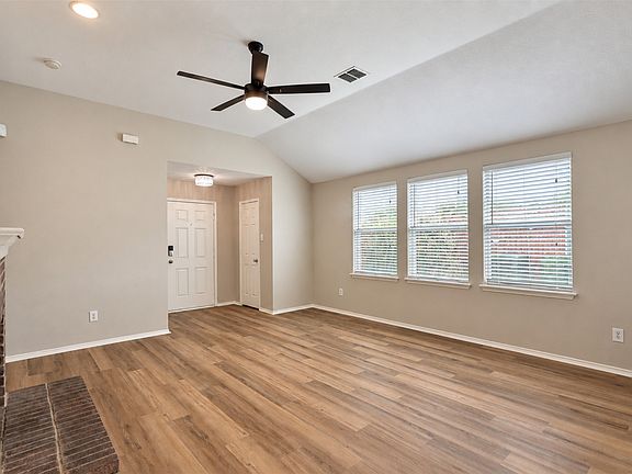 4th image of 1003 Trickham Dr