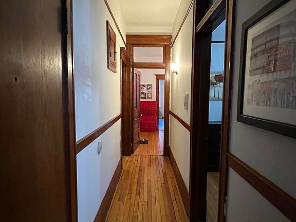5th image of 2032 W Eastwood Ave #1E