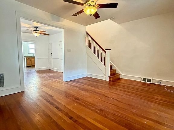 3rd image of 7 Rhodes Ave