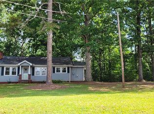 125 Indian Oaks Rd, Seneca, SC 29672