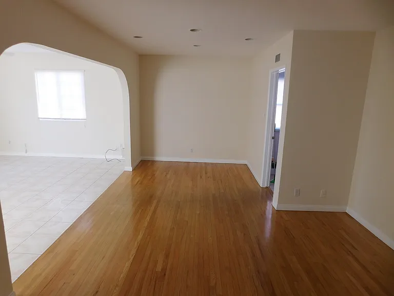 11009 Danube Ave — Photo 6