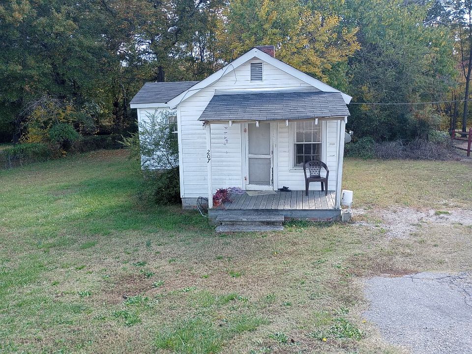 1st image of 207 Sims Dr