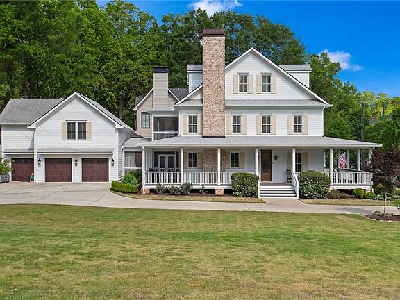 3rd image of 752 Cumberland Rd NE