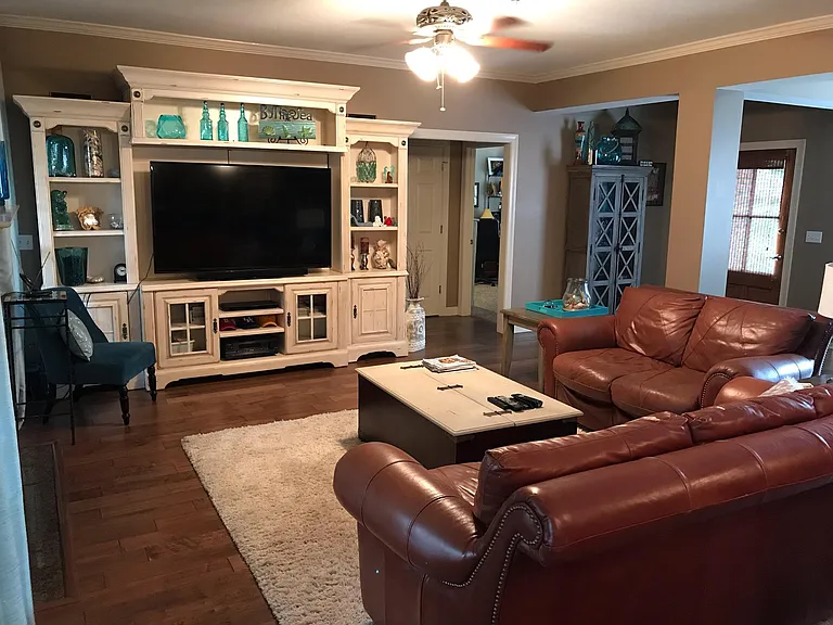 207 Gladstone Way — Photo 25