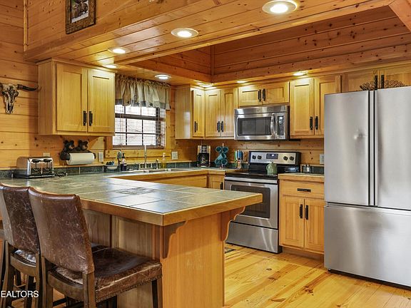 4th image of 3517 Sand Ridge Way