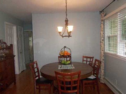 5th image of 8 Walker Ct