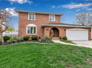 160 Jeanmoor Rd, Amherst, NY 14228