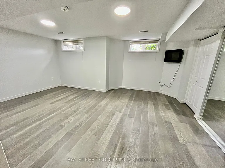 5 King William Cres #BASEMENT — Photo 10