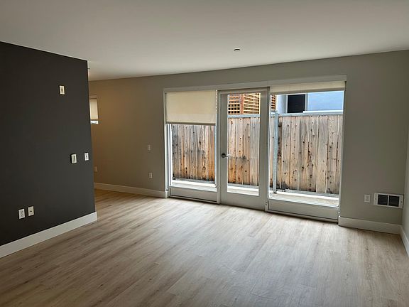 3rd image of 7 Vandewater St Ste 201