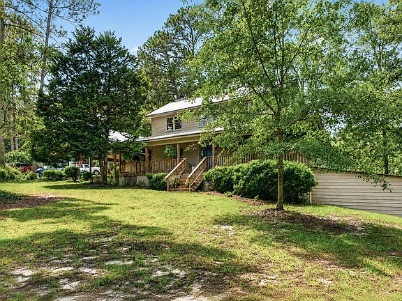 2nd image of 524 Duncan Rd
