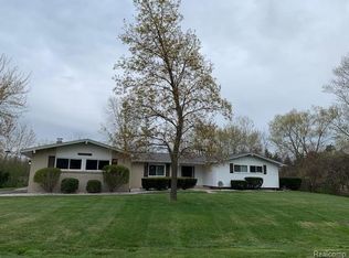 29125 Glencastle Dr, Farmington Hills, MI 48336