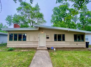 18747 Sherman St, Lansing, IL 60438