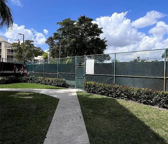 8290 Lake Dr #108 — Photo 41