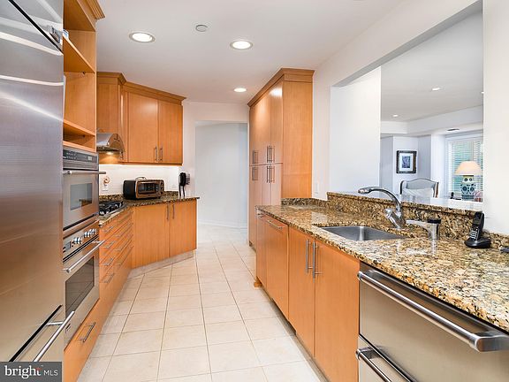5th image of 190 Presidential Blvd #Penthouse 1