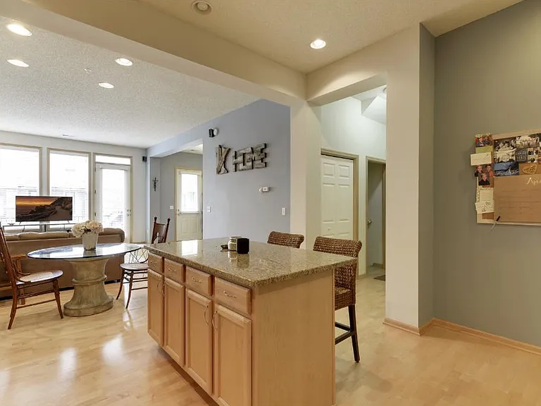 5900 Oxford St #21 — Photo 3