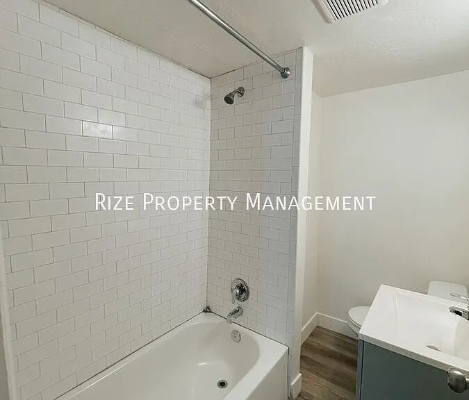 753 E Scott Ave — Photo 3
