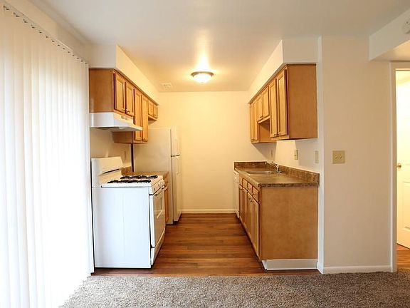 2nd image of 1741 Patricia Dr