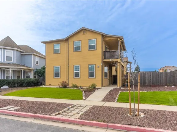 15 Walker Ln, Greenfield, CA 93927