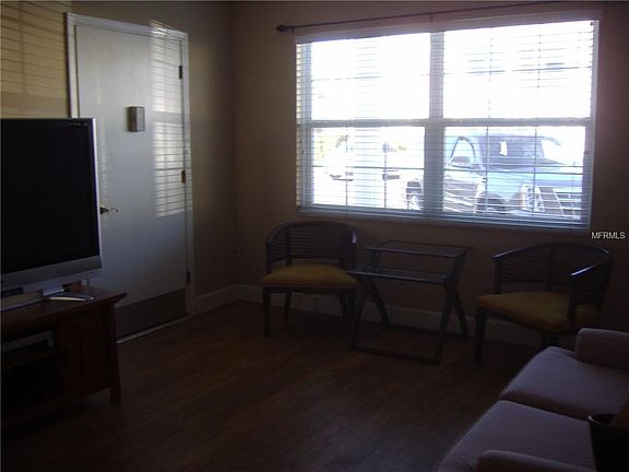 3rd image of 4158 Tamiami Trl #J