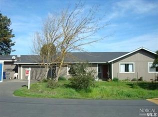 1 Everett Rd, Petaluma, CA 94952