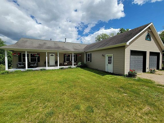 2nd image of 89 Roosevelt Ln