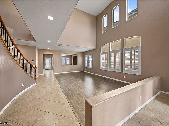 4th image of 6824 Rolling Oaks Ct