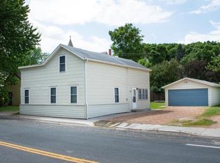 216 4th St E, Carver, MN 55315