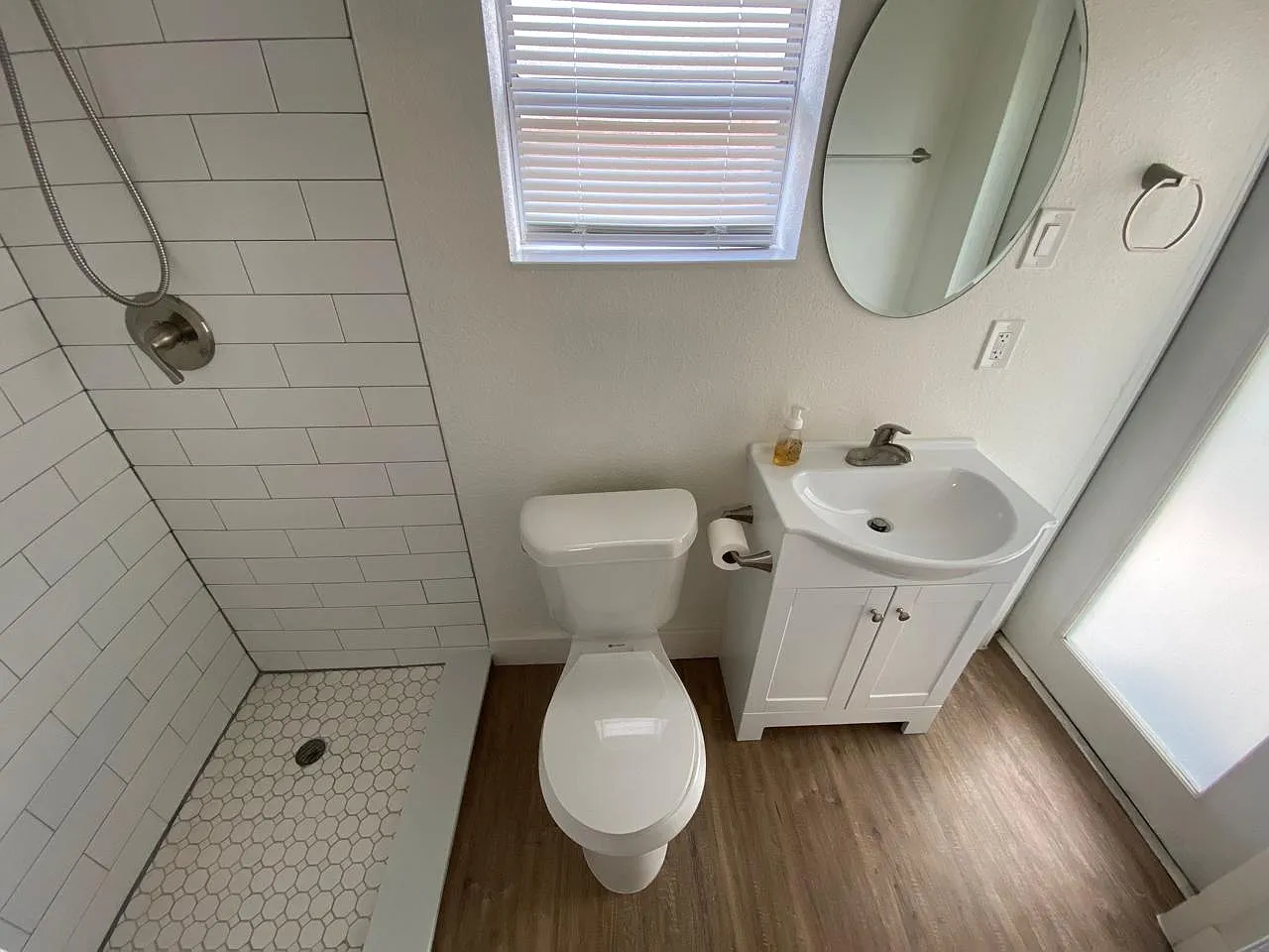 1 bed, 1987 sqft, $1,250 — Photo 2