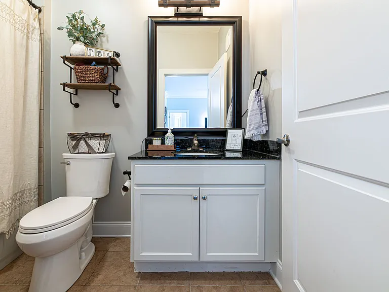 445 W Blount Ave #225 — Photo 17