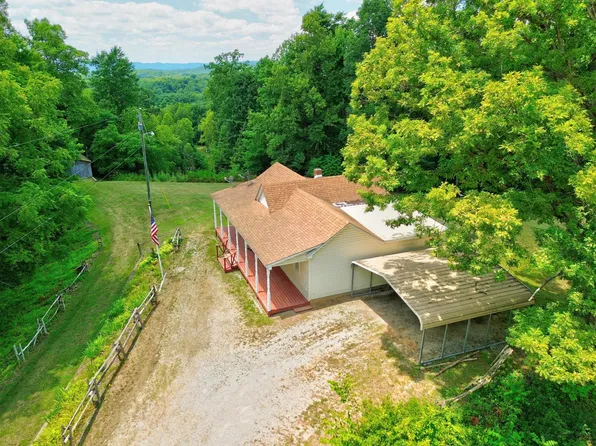 937 Waidsboro Rd, Ferrum, VA 24088