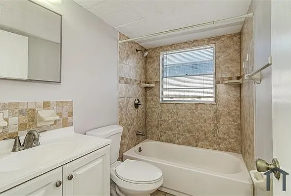 8727 N 50th St #A — Photo 14