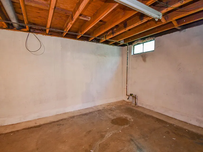 900 S Marday Ave — Photo 22