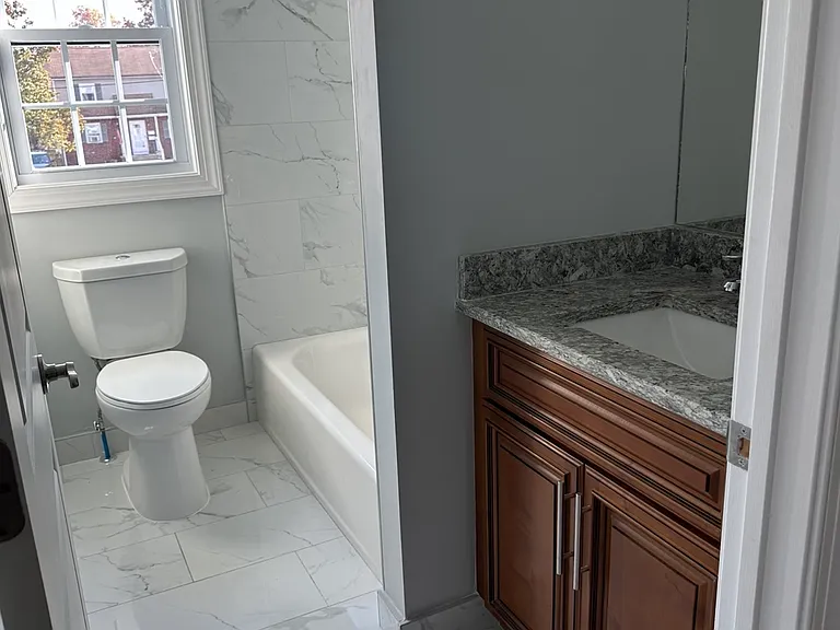 207 N 15th St — Photo 10