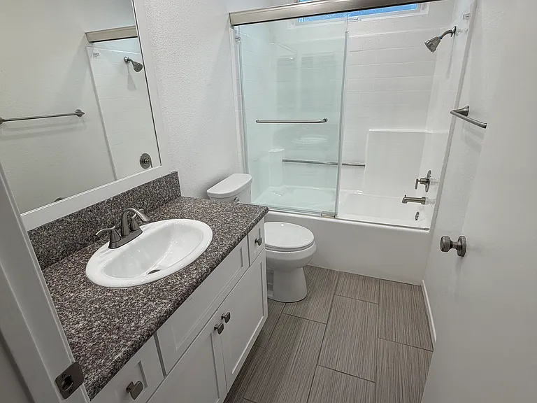 10746 Blix St #103 — Photo 7