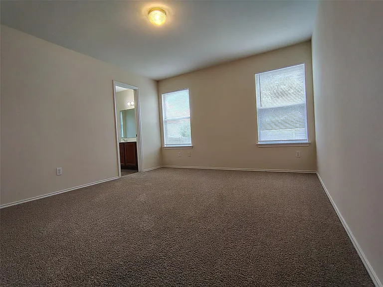 100 Steven St — Photo 13