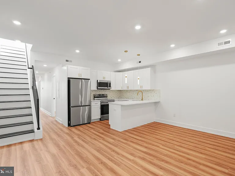 2325 Germantown Ave #3 — Photo 6