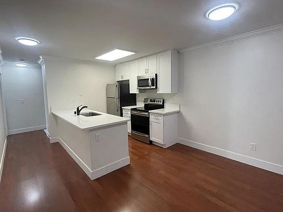 3rd image of 13742 Ruette Le Parc Unit F