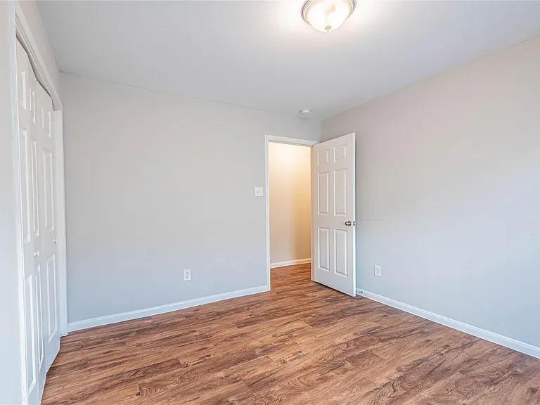 10061 Sharpton Dr — Photo 12