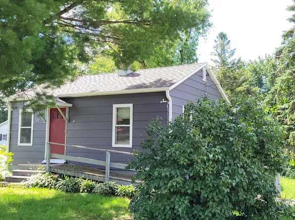 702 W Jennings St, New London, WI 54961