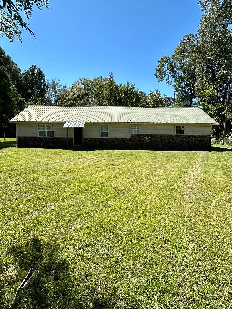 77 Cannan Ln — Photo 1