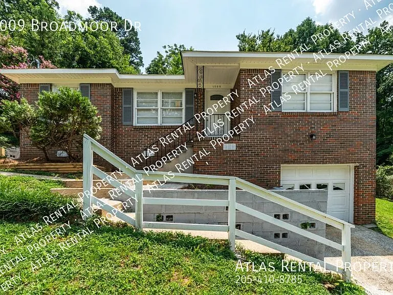 1009 Broadmoor Dr — Photo 1