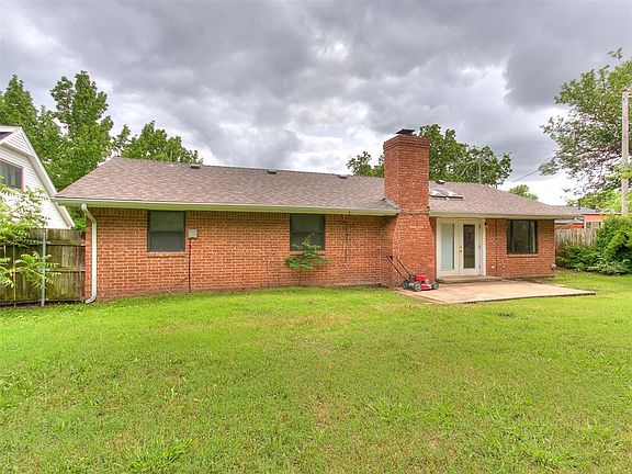 2nd image of 909 Schulze Dr